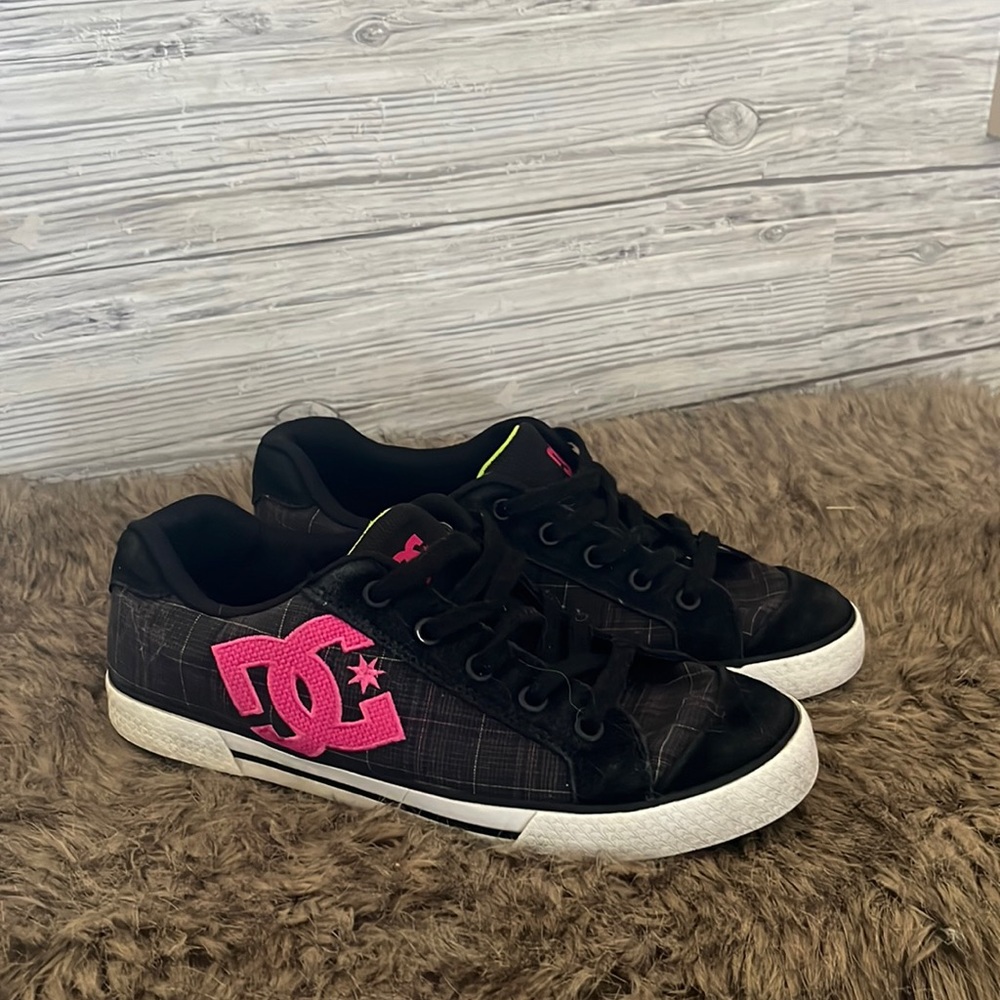 DC women’s chelsea shoe Sz 10 black